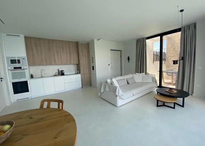 Villa Mandevilla Hillside Luxury *