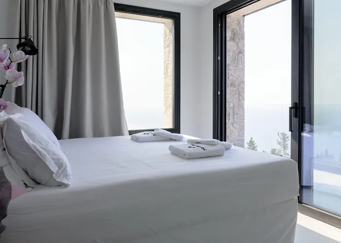 Villa Mandevilla Hillside Luxury *